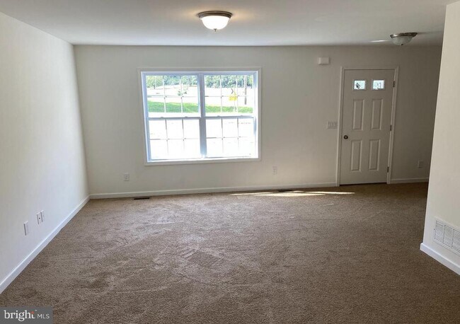 Photo - 277 Bondsville Rd