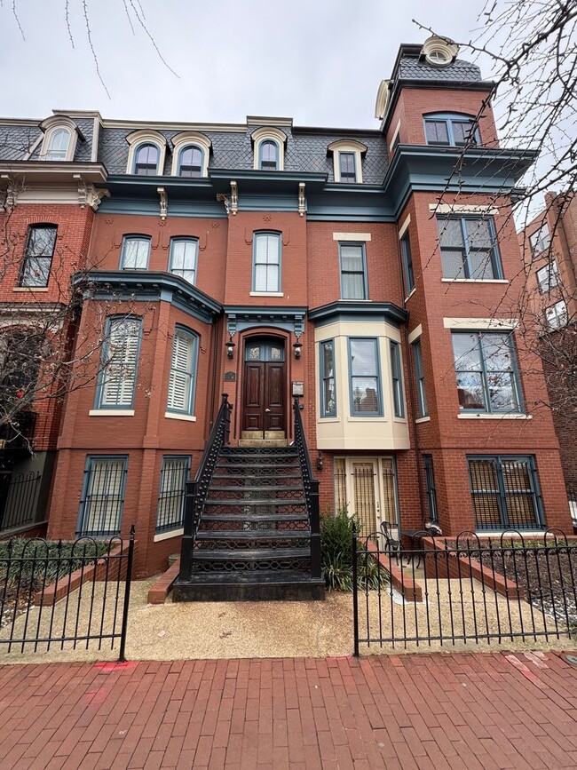 Top Floor Logan Circle Two Bedroom Apartme... - Top Floor Logan Circle Two Bedroom Apartme... Condominio