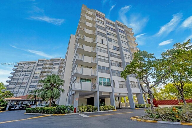Photo - 1300 NE Miami Gardens Dr Unit 621E