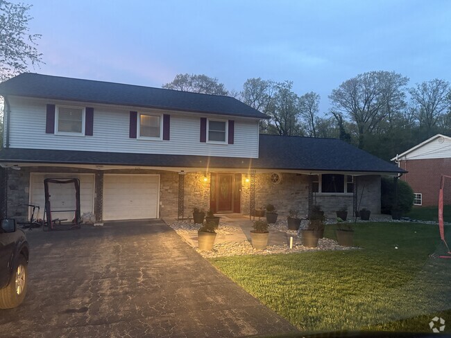 Building Photo - 9105 Gue Rd Rental