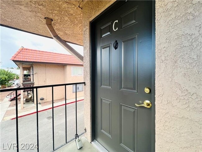 2920 E Siki Ct