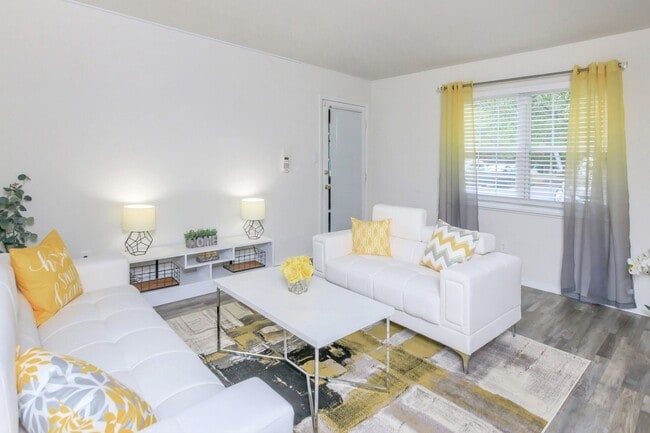 Photo - TANGLEWOOD APARTMENTS