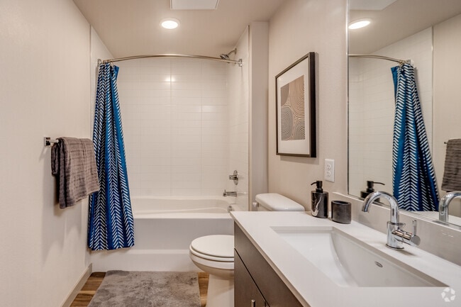 1 BR, 1 BA - 865 SF