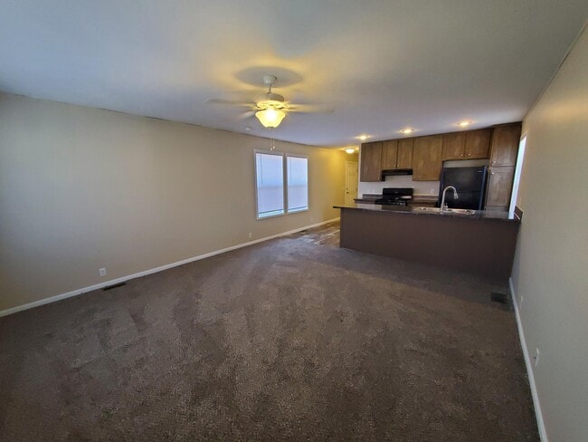 7 Canary Hill Dr