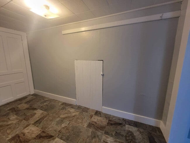 Laundry - 184 S Main St Unit 1