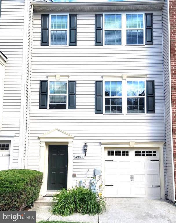 Building Photo - 4909 Yarmouth Ct Rental