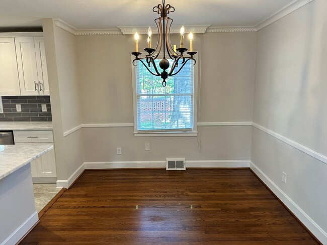 Photo - Myers Park 3 Bedrooms 2 Bathroom Duplex!