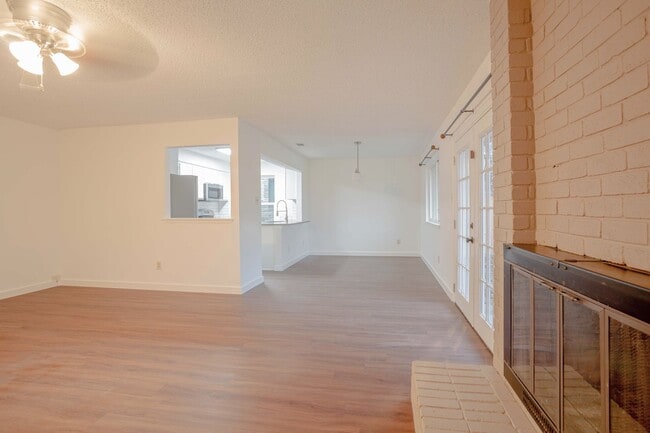 Photo - 2800 Bushnell Dr