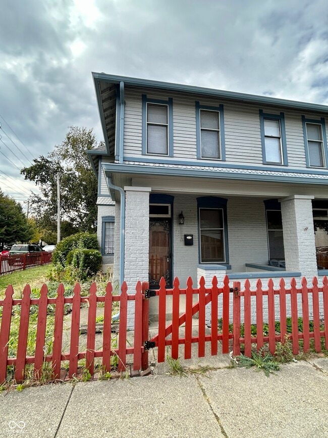 Photo - 639 Stevens St