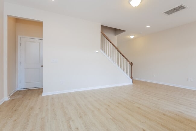 Photo - 34 Rivers Point Row