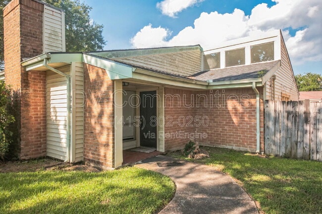 Photo - 4802 Oak Hollow St