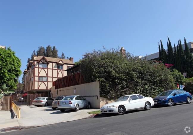 Building Photo - 11511 Rochester Ave Rental