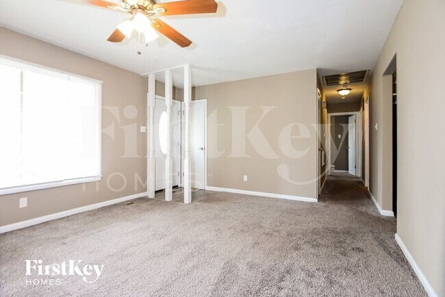 Photo - 405 Albert Dr