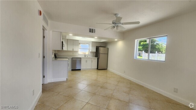 Building Photo - 2590 First St Unit 101 Rental