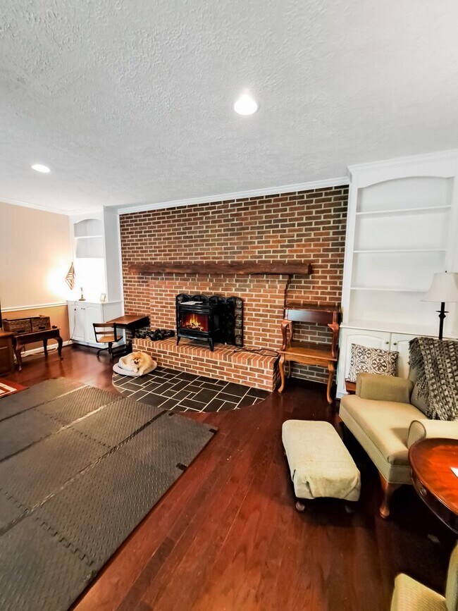 Photo - Pet Friendly and Spacious Rambler located ...