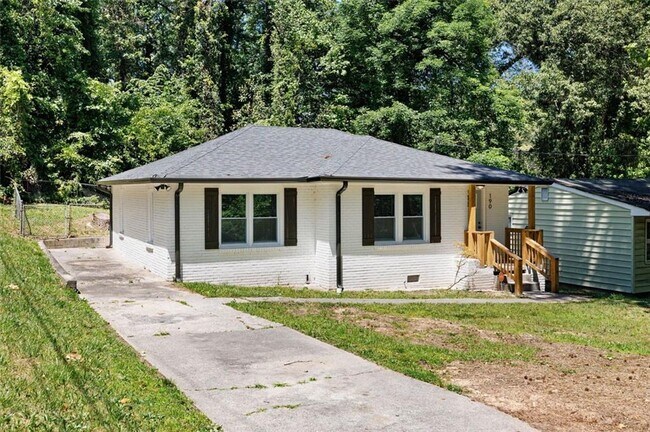 Photo - 190 Childs Dr NW