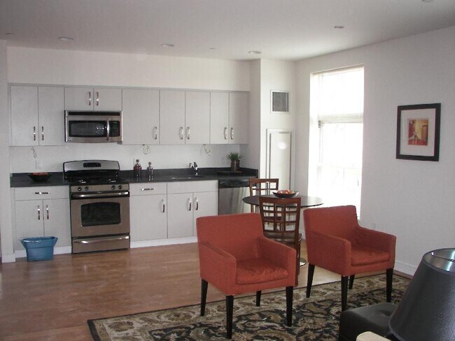 Photo - 599 Albany St