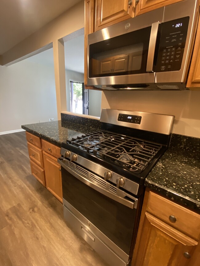 Photo - 2088 Montgomery Ave Unit #M