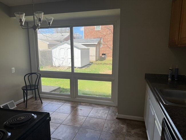 Photo - 417 Eisner St