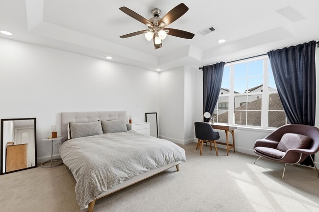 Photo - 904 W 18th St