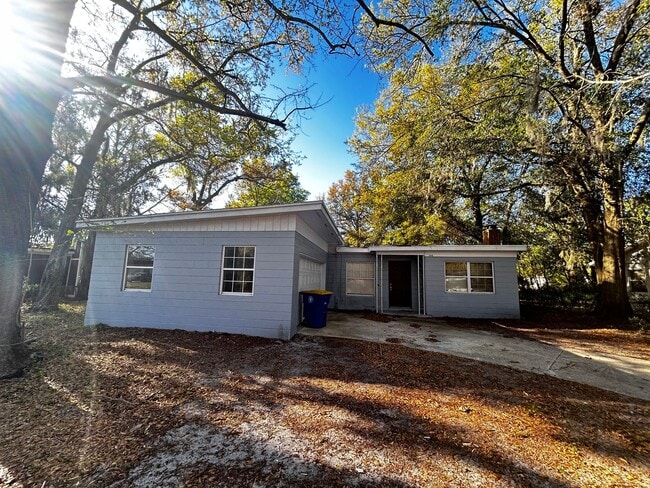 Building Photo - Serene Northside 3/2 For Rent! Apply Today!