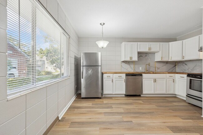 1312 N Adams St Unit 3