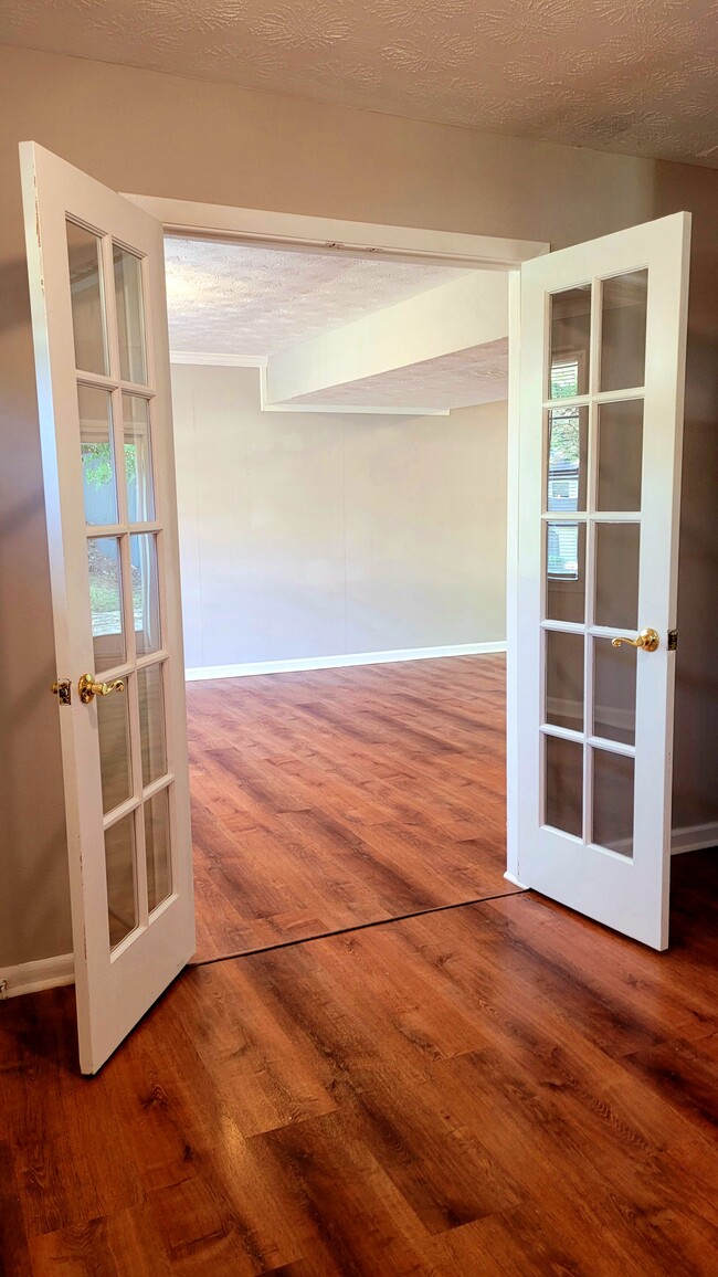 Photo - 2915 Lajean Dr