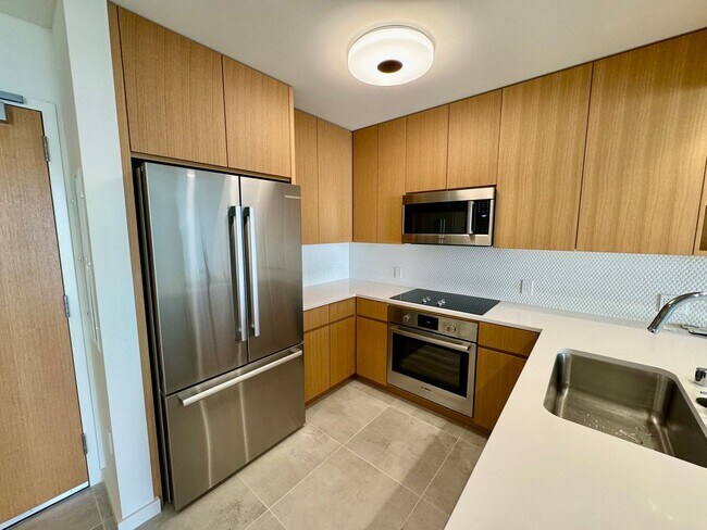 Photo - 1/1/1 at the New Sky Ala Moana, 17th floor... Unit 1707