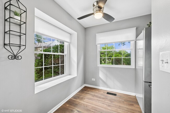 Photo - 627 Ascot Ln