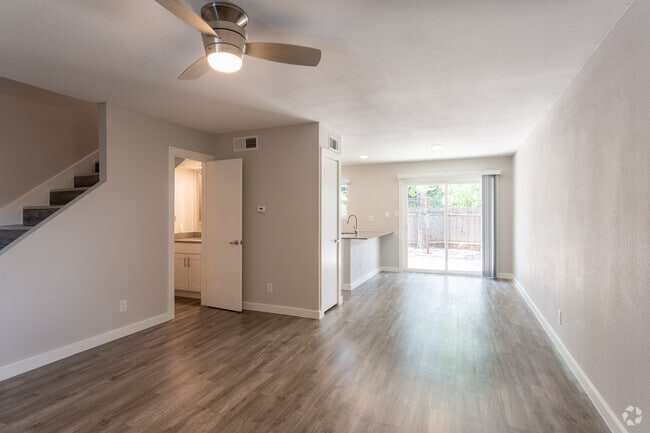 2 BR, 1.5 BA 1010 SF - Mueller Square Apartments