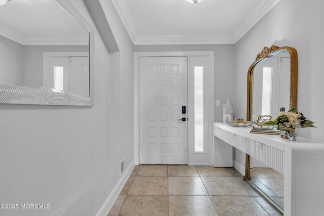 Photo - 165 Riddle Ave