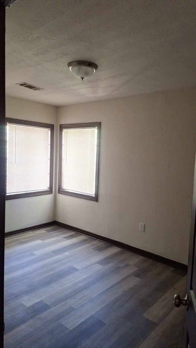 Photo - 2505 Paden St