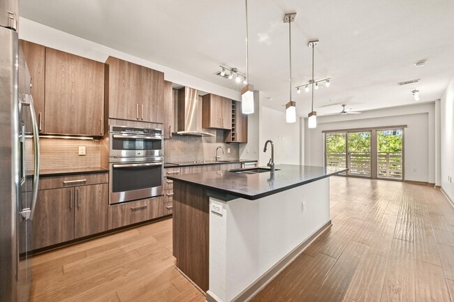 Building Photo - 3600 S Lamar Blvd Rental