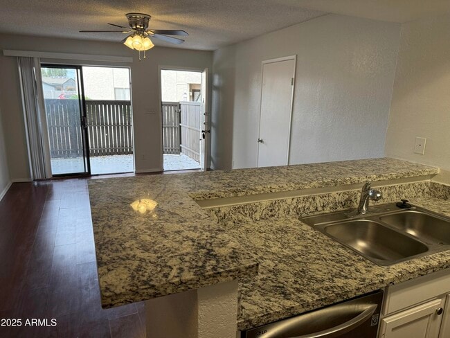 Building Photo - 2938 N 61st Pl Unit 132