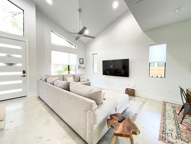 Photo - 2009 Canterbury St Unidad 1