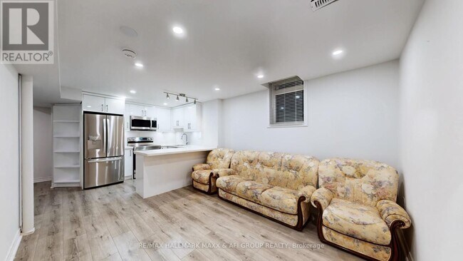 Photo - 719 Shanahan Blvd