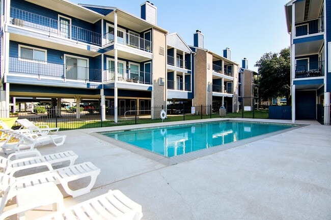 Building Photo - 18519 Egret Bay Blvd Unit 1704 Rental