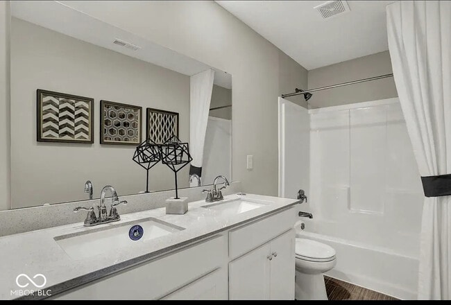 Photo - 16935 Sherwin Ct