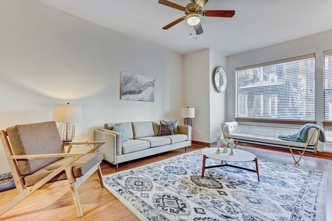 Photo - Loft-Style 1-Bed | Now Leasing in Houston! Unidad GRUK