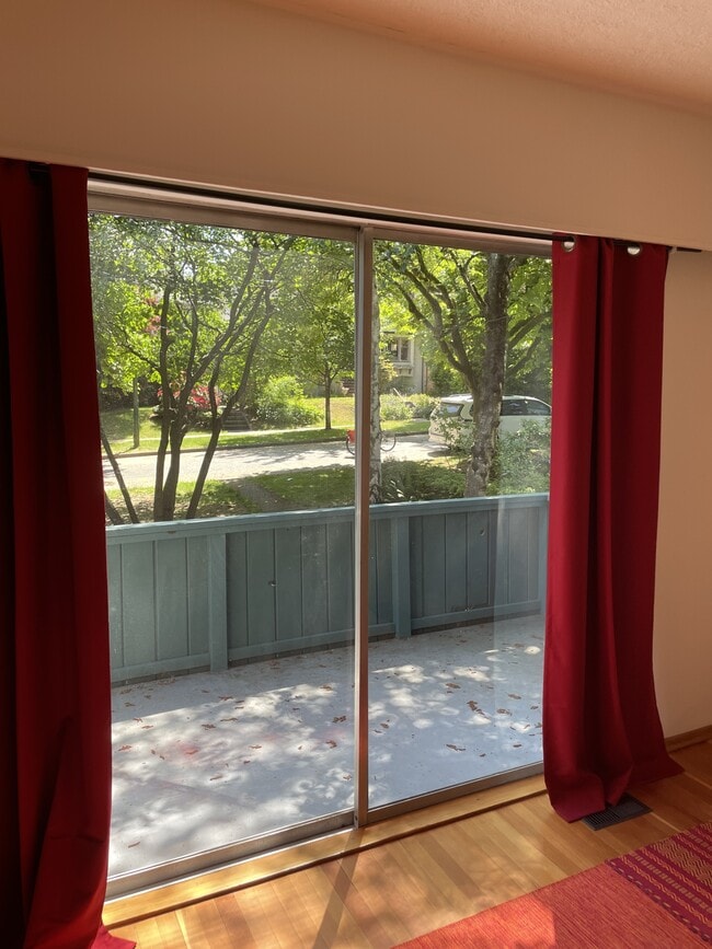 Building Photo - 3853 W 15th Ave