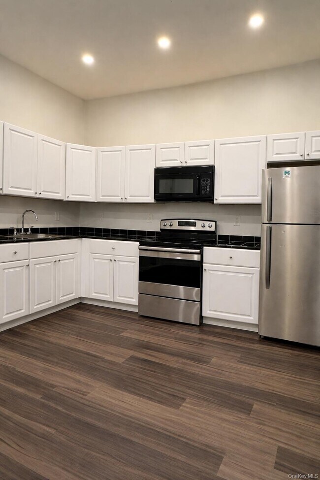 Photo - 420 Broadway Unit 1