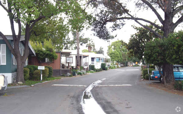 Golden Wheel Mobile Home Park - Golden Wheel Mobile Home Park