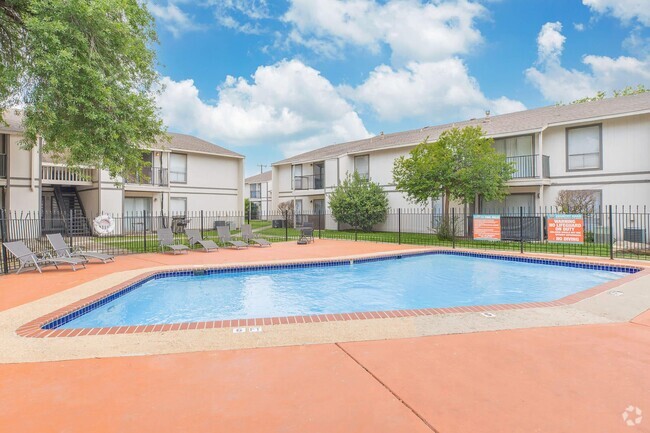 Building Photo - Country Oaks Apartments