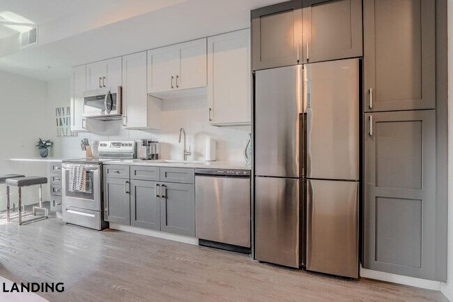 Photo - 210 E Green St Unidad 714