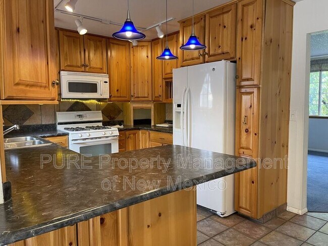 Building Photo - 3109 Greenbriar Ave Rental