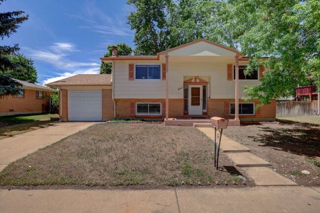 Building Photo - "Spacious 4-Bedroom Home in Denver with 2 Full Baths and Over 2000 sq ft!"