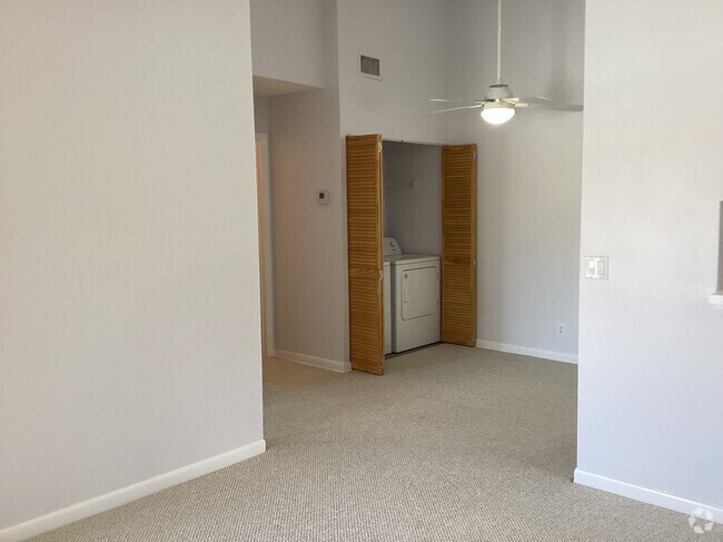 Building Photo - 6512 Chasewood Dr Unit F Rental