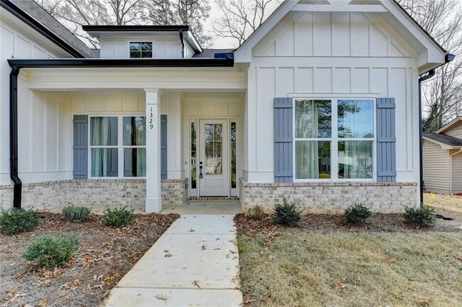 Photo - 1329 Davis St