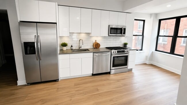 Photo - 4830 W Belle Plaine Ave Unit 1