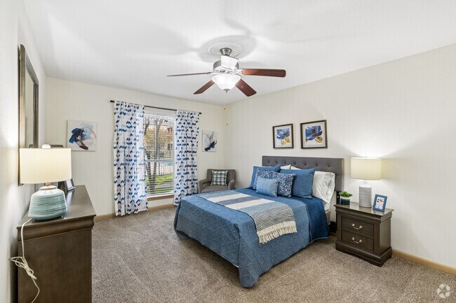 1BR, 1BA - 638SF - Bedroom
